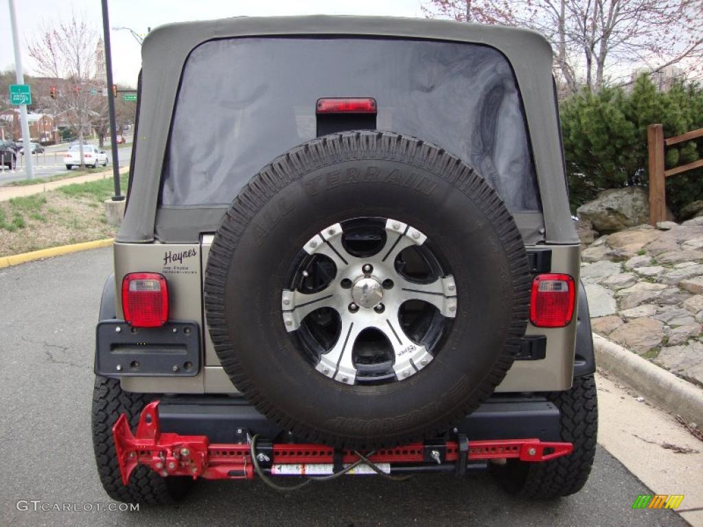 2006 Wrangler Sport 4x4 - Light Khaki Metallic / Khaki photo #5