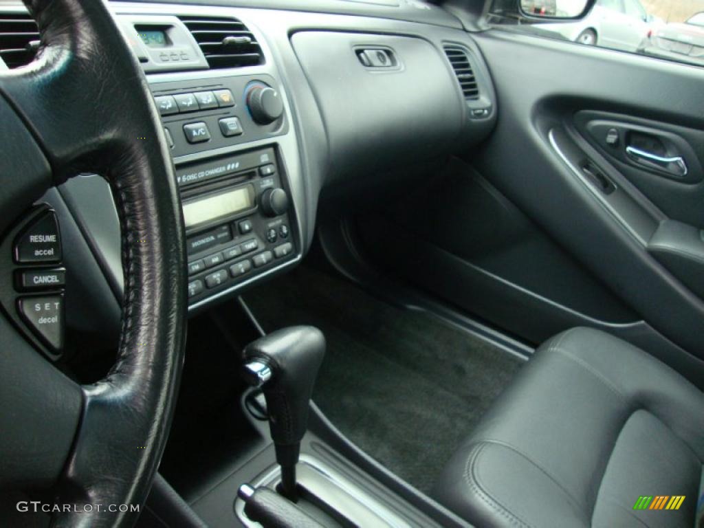 2002 Accord EX Coupe - Nighthawk Black Pearl / Charcoal photo #32