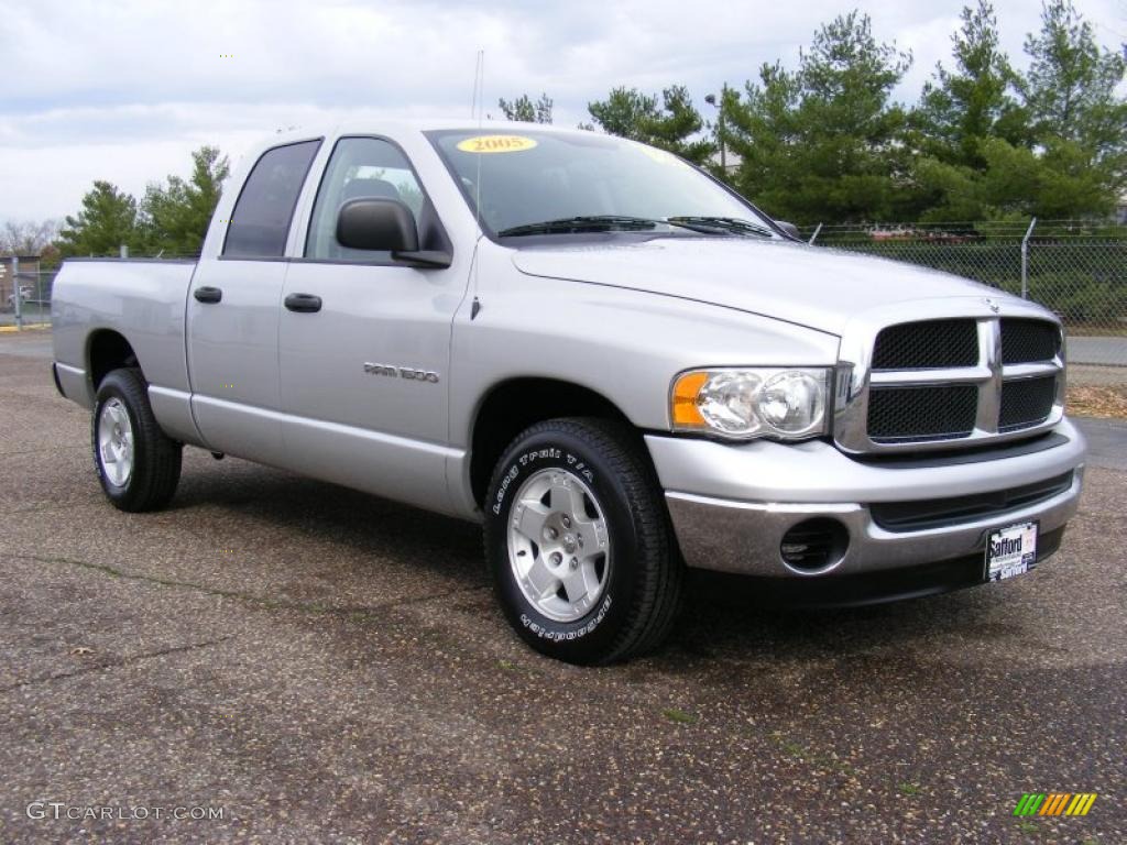 2005 Ram 1500 SLT Quad Cab - Bright Silver Metallic / Dark Slate Gray photo #3