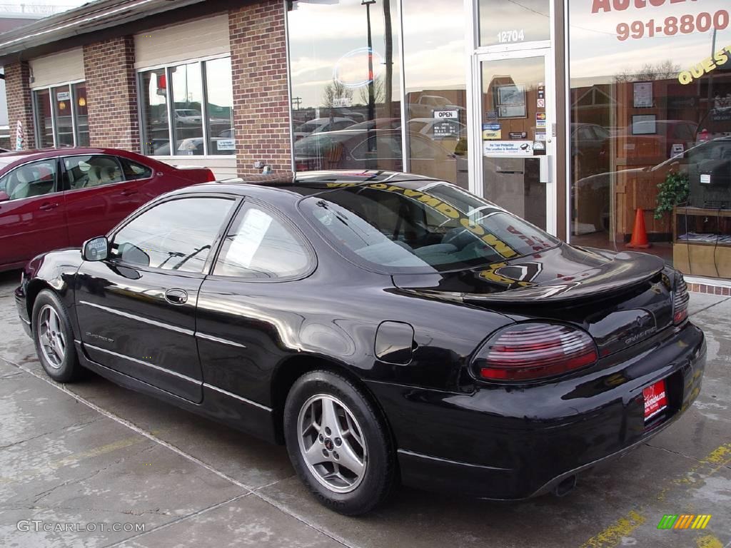 2002 Grand Prix GT Coupe - Black / Graphite photo #5