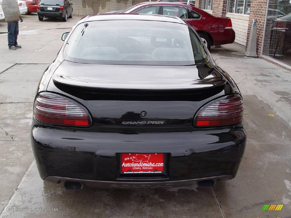 2002 Grand Prix GT Coupe - Black / Graphite photo #14