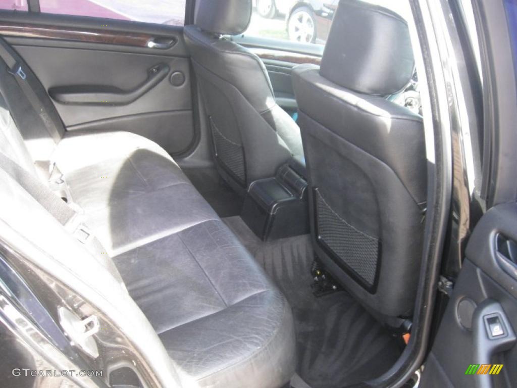 2002 3 Series 325i Sedan - Jet Black / Black photo #10