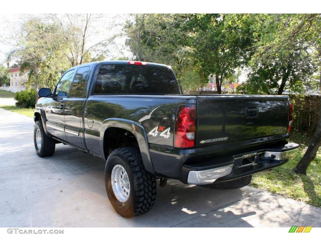2005 Silverado 1500 LS Extended Cab 4x4 - Dark Gray Metallic / Medium Gray photo #7