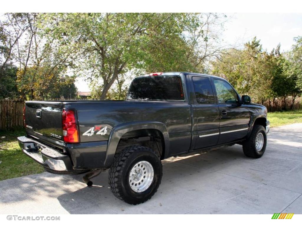 2005 Silverado 1500 LS Extended Cab 4x4 - Dark Gray Metallic / Medium Gray photo #11