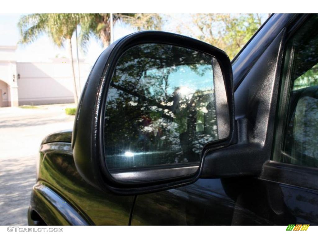 2005 Silverado 1500 LS Extended Cab 4x4 - Dark Gray Metallic / Medium Gray photo #25