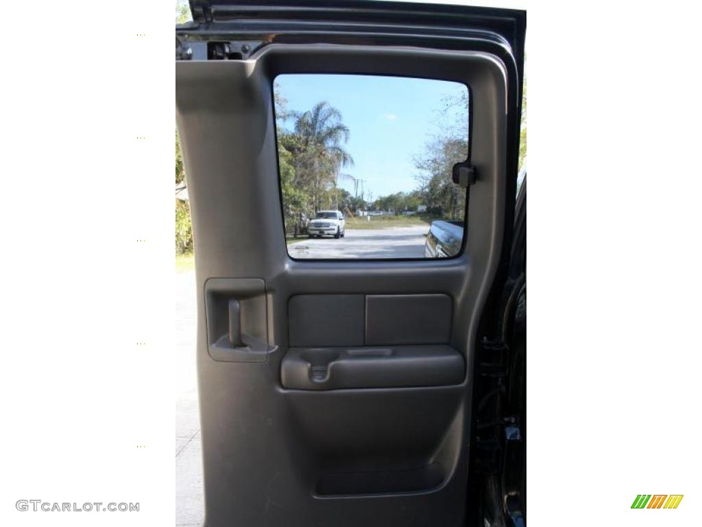 2005 Silverado 1500 LS Extended Cab 4x4 - Dark Gray Metallic / Medium Gray photo #35
