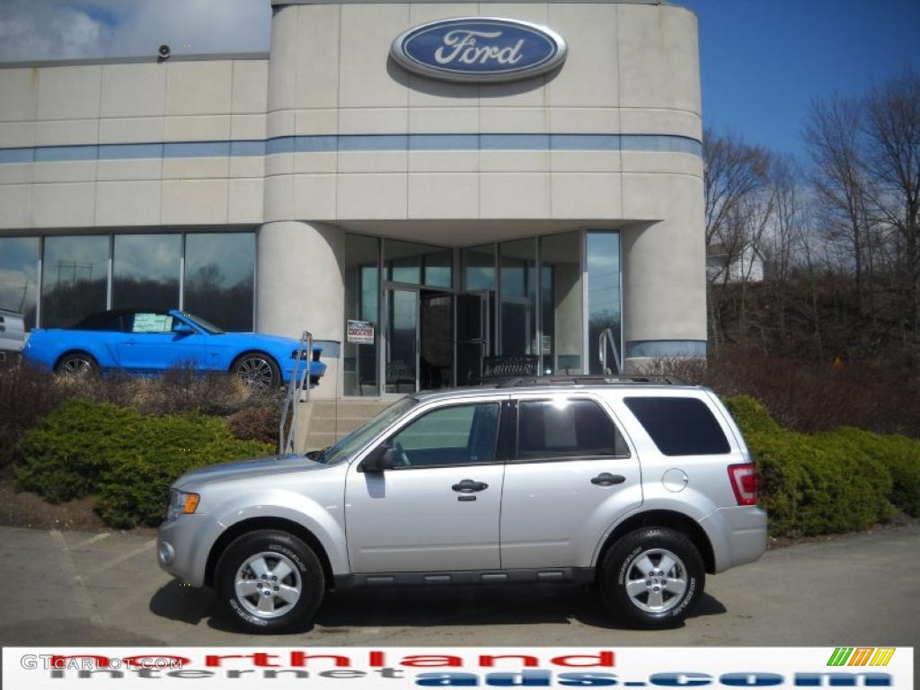 2009 Escape XLT V6 4WD - Brilliant Silver Metallic / Stone photo #1