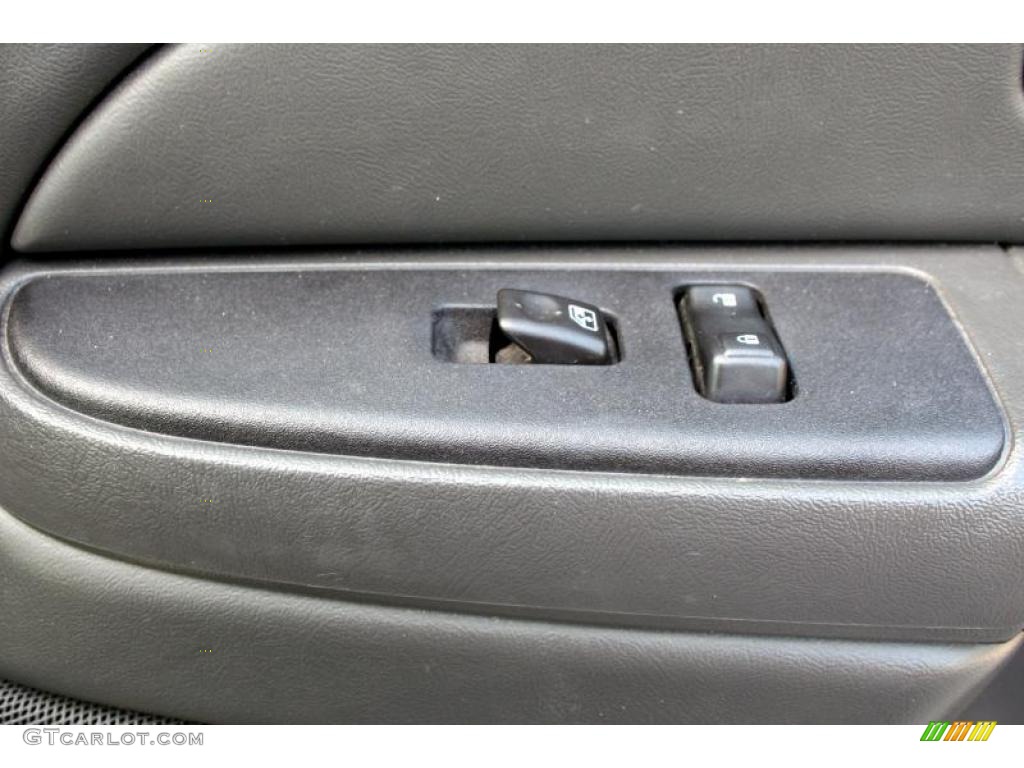 2005 Silverado 1500 LS Extended Cab 4x4 - Dark Gray Metallic / Medium Gray photo #78