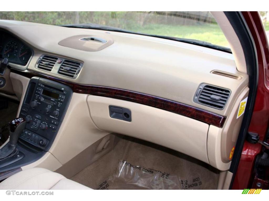 2001 S80 T6 - Venetian Red Metallic / Taupe/Light Taupe photo #52