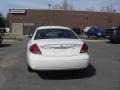 Vibrant White - Taurus SE Sedan Photo No. 2