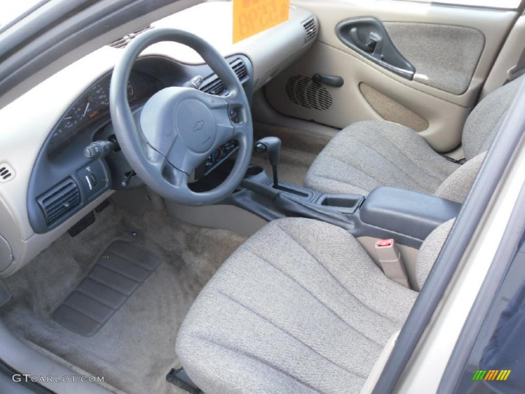 2003 Cavalier Sedan - Sandrift Metallic / Neutral Beige photo #26