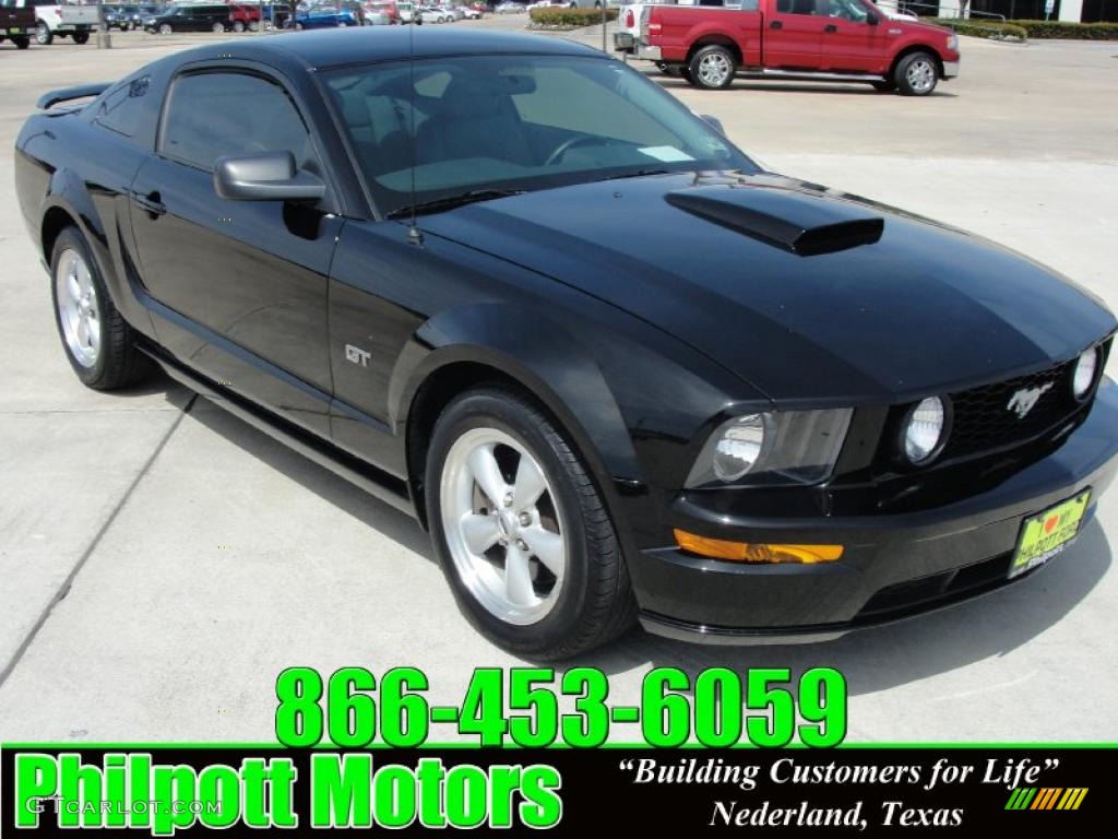 Black Ford Mustang