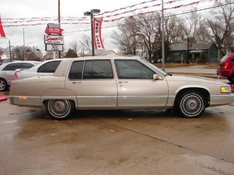 1989 Cadillac Fleetwood Sedan Data, Info and Specs