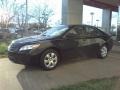 Black - Camry LE Photo No. 18