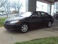 Black - Camry LE Photo No. 18