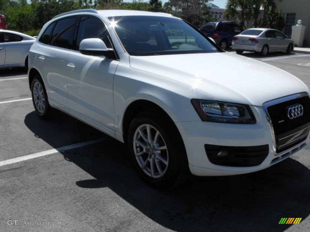 2009 Q5 3.2 Premium quattro - Ibis White / Black photo #3