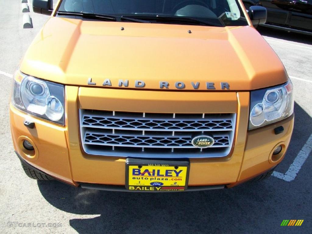 Tambora Flame Orange Land Rover LR2