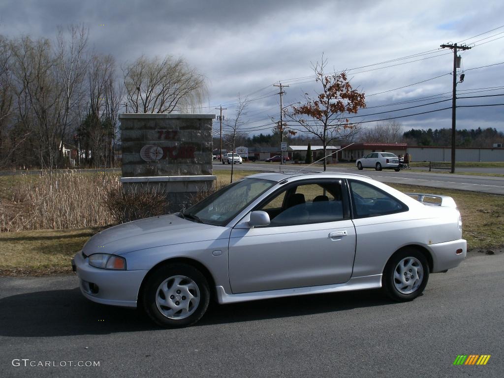 2002 Mirage LS Coupe - Munich Silver Metallic / Black photo #5