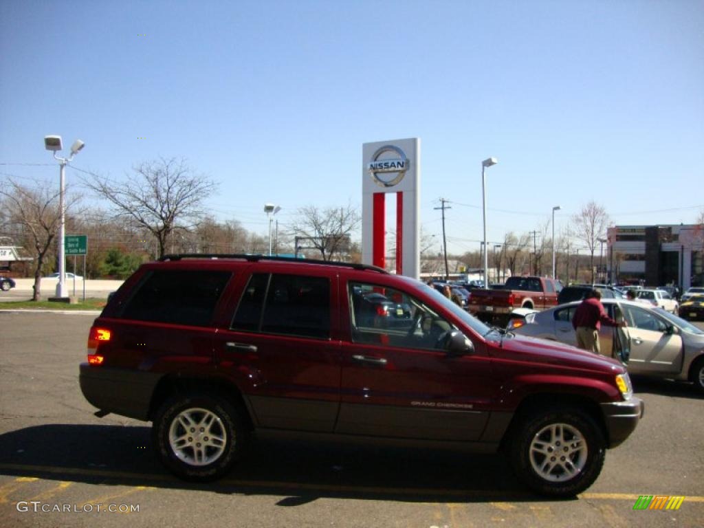 2003 Grand Cherokee Laredo 4x4 - Dark Garnet Red Pearl / Taupe photo #12