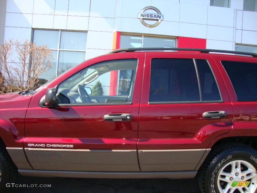 2003 Grand Cherokee Laredo 4x4 - Dark Garnet Red Pearl / Taupe photo #17