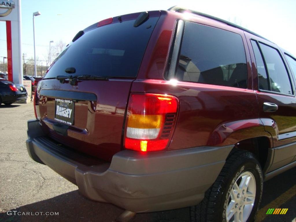 2003 Grand Cherokee Laredo 4x4 - Dark Garnet Red Pearl / Taupe photo #20