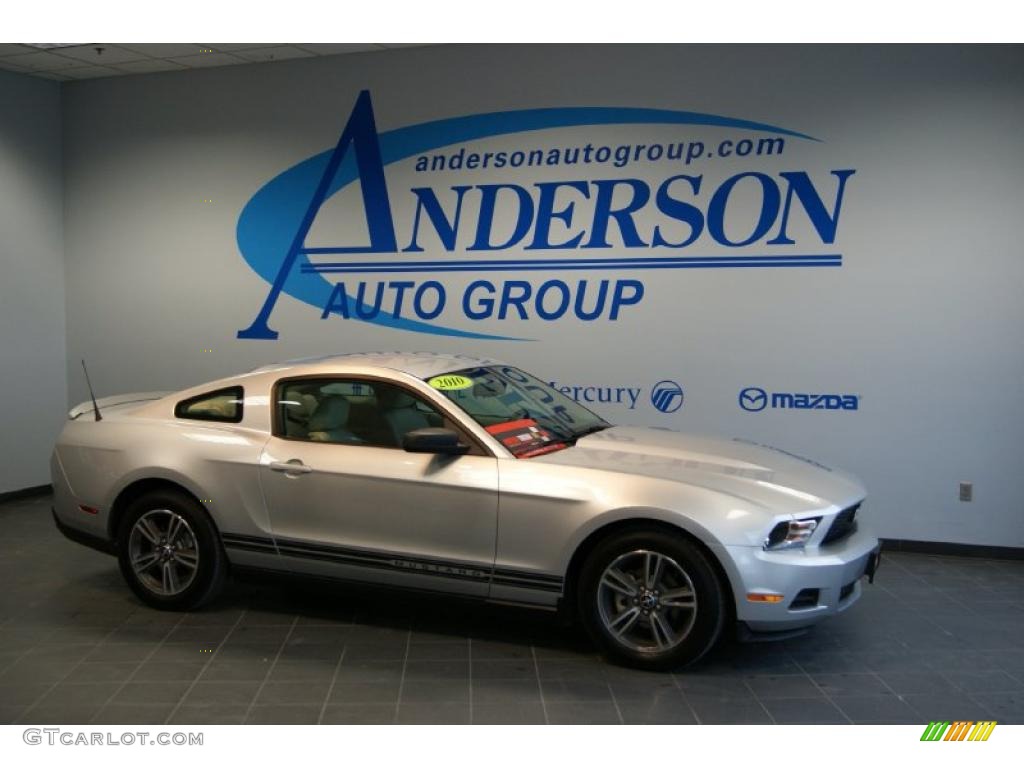 Brilliant Silver Metallic Ford Mustang