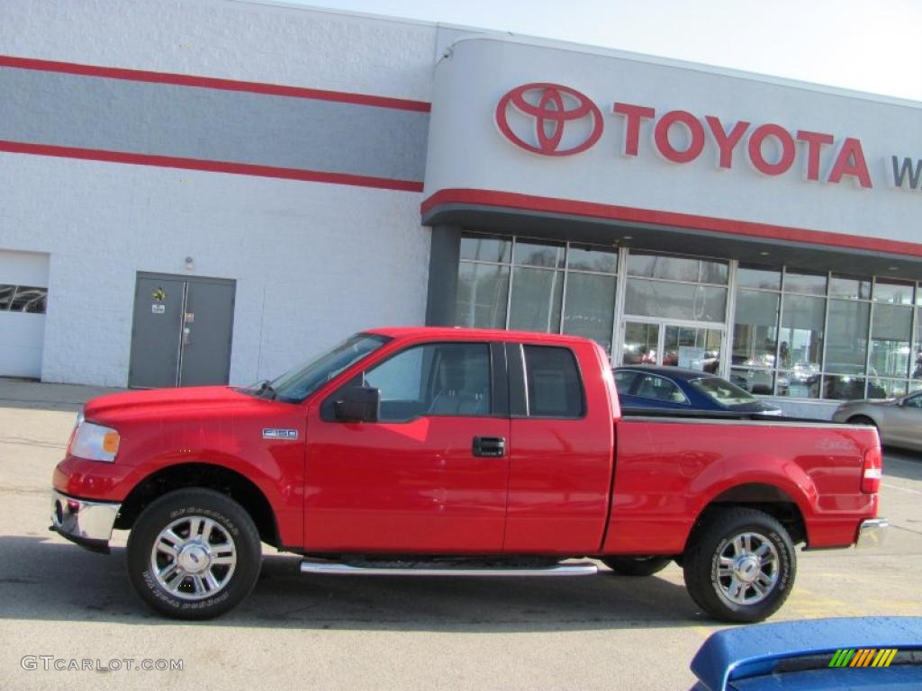 2006 F150 XLT SuperCab 4x4 - Bright Red / Medium/Dark Flint photo #2