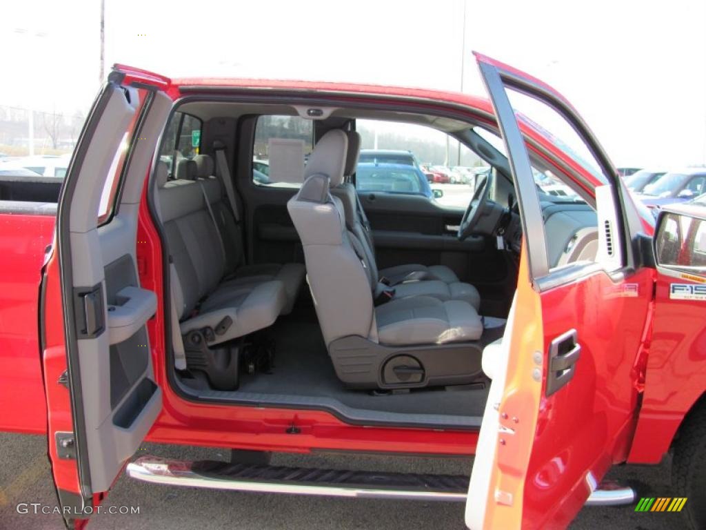 2006 F150 XLT SuperCab 4x4 - Bright Red / Medium/Dark Flint photo #11