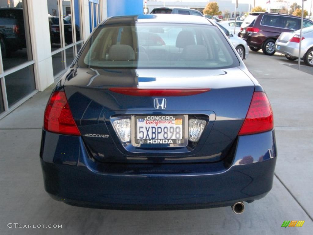 2007 Accord LX Sedan - Royal Blue Pearl / Gray photo #4