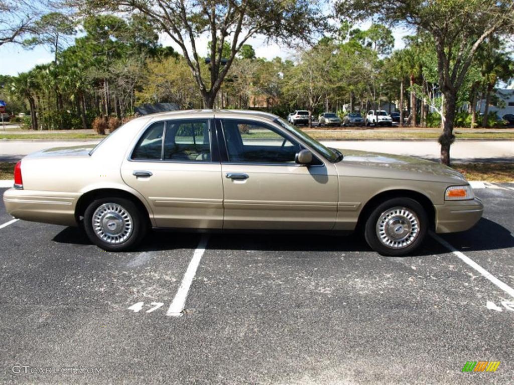 1999 Crown Victoria  - Harvest Gold Metallic / Medium Parchment photo #2