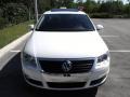 Candy White - Passat Komfort Sedan Photo No. 2