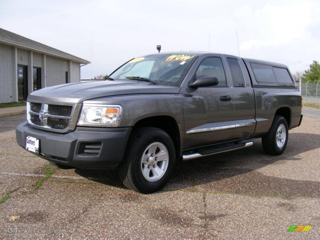 2008 Dakota SXT Extended Cab - Mineral Gray Metallic / Dark Slate Gray/Medium Slate Gray photo #1