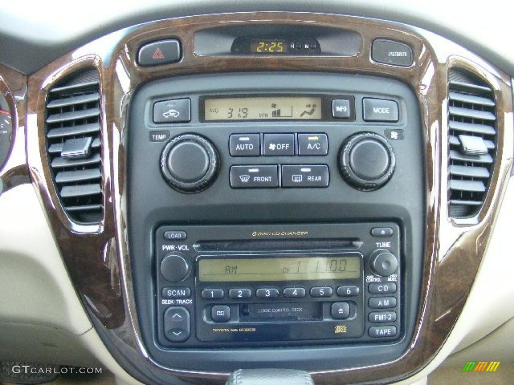 2002 Highlander Limited - Vintage Gold Metallic / Ivory photo #18