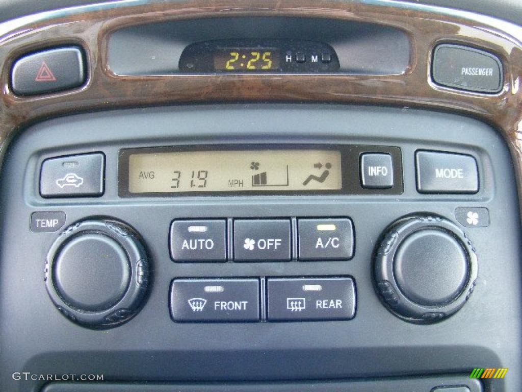 2002 Highlander Limited - Vintage Gold Metallic / Ivory photo #19