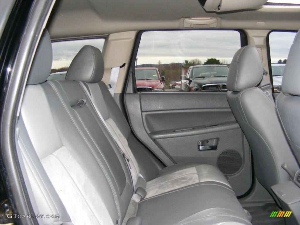 2007 Grand Cherokee Overland 4x4 - Black / Medium Slate Gray photo #23