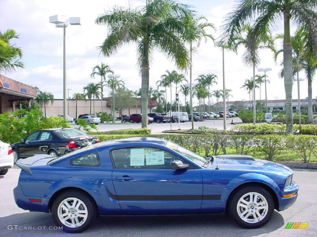 2007 Mustang V6 Premium Coupe - Vista Blue Metallic / Dark Charcoal photo #2