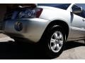 Millennium Silver Metallic - Highlander V6 Photo No. 21