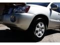 2002 Millennium Silver Metallic Toyota Highlander V6  photo #21