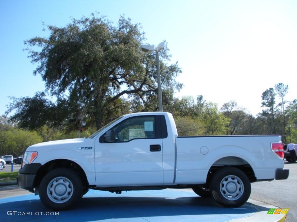 2010 F150 XL Regular Cab - Oxford White / Medium Stone photo #2