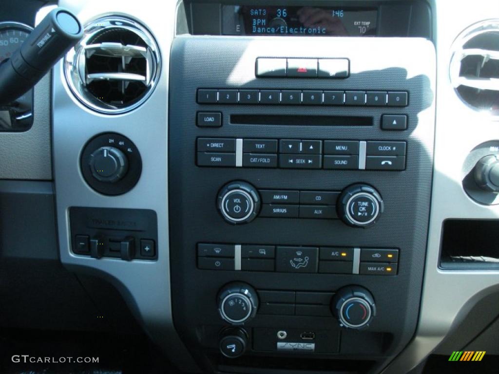 2010 F150 XLT SuperCab 4x4 - Dark Blue Pearl Metallic / Medium Stone photo #9
