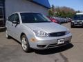 2007 CD Silver Metallic Ford Focus ZX5 SES Hatchback  photo #3