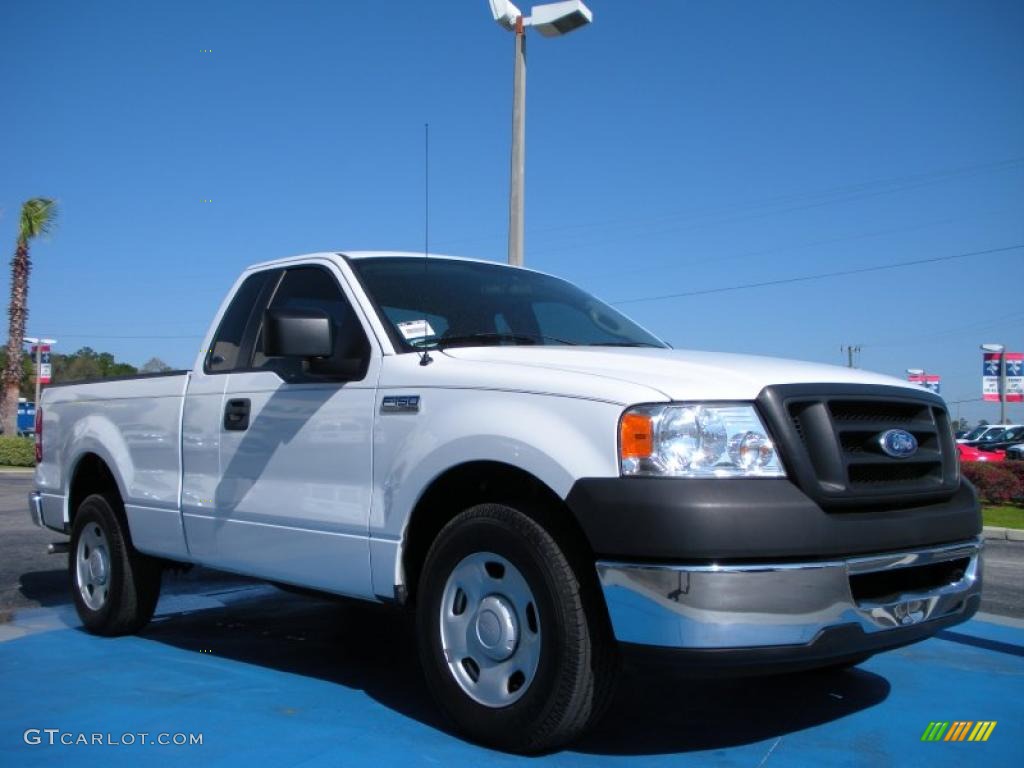 2006 F150 XL Regular Cab - Oxford White / Medium Flint photo #7