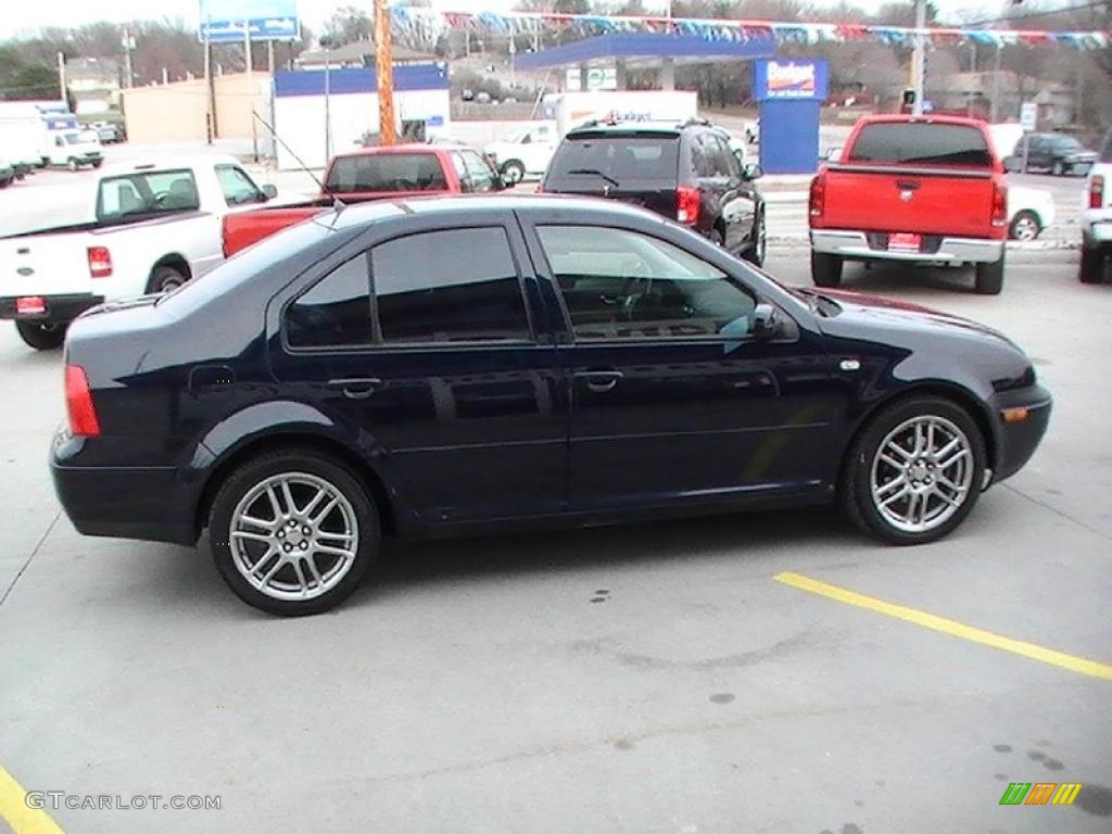 Atlantic Blue Mica Volkswagen Jetta