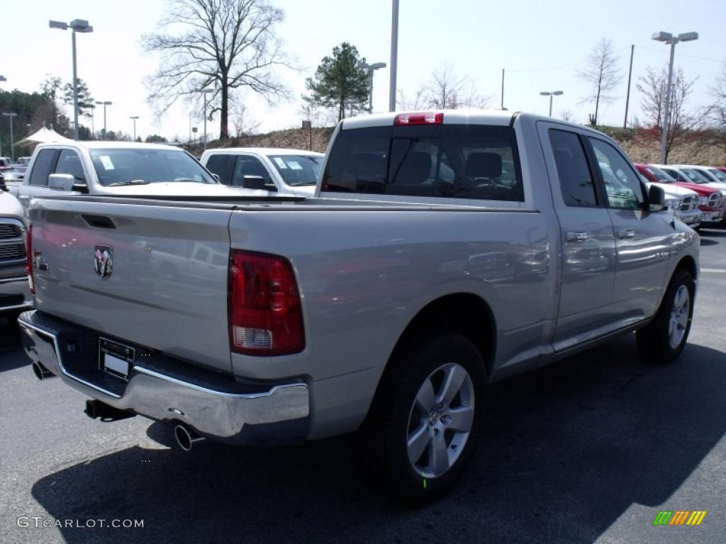 2010 Ram 1500 Big Horn Quad Cab - Light Graystone Pearl / Dark Slate/Medium Graystone photo #3