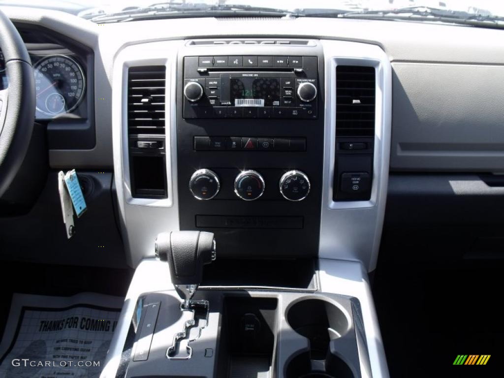 2010 Ram 1500 Big Horn Quad Cab - Light Graystone Pearl / Dark Slate/Medium Graystone photo #12