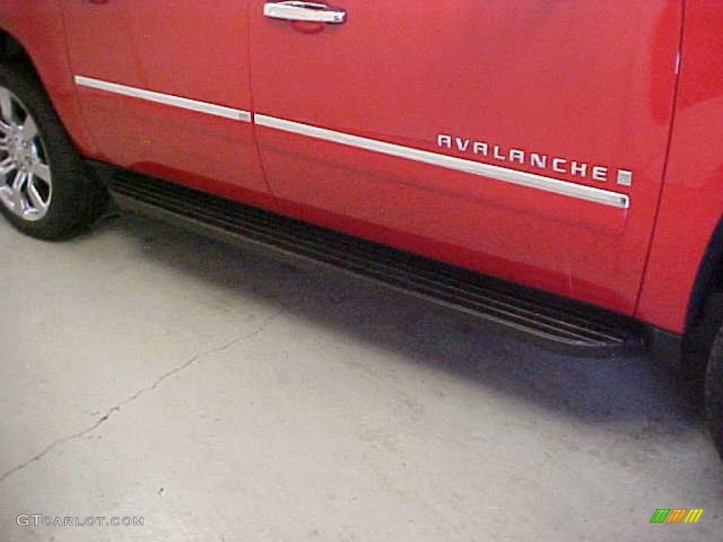 2009 Avalanche LTZ 4x4 - Victory Red / Light Cashmere photo #6