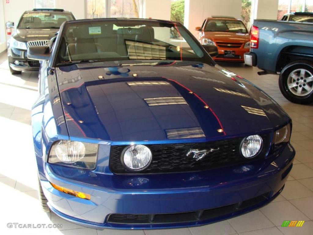 2007 Mustang GT Premium Convertible - Vista Blue Metallic / Dark Charcoal photo #2
