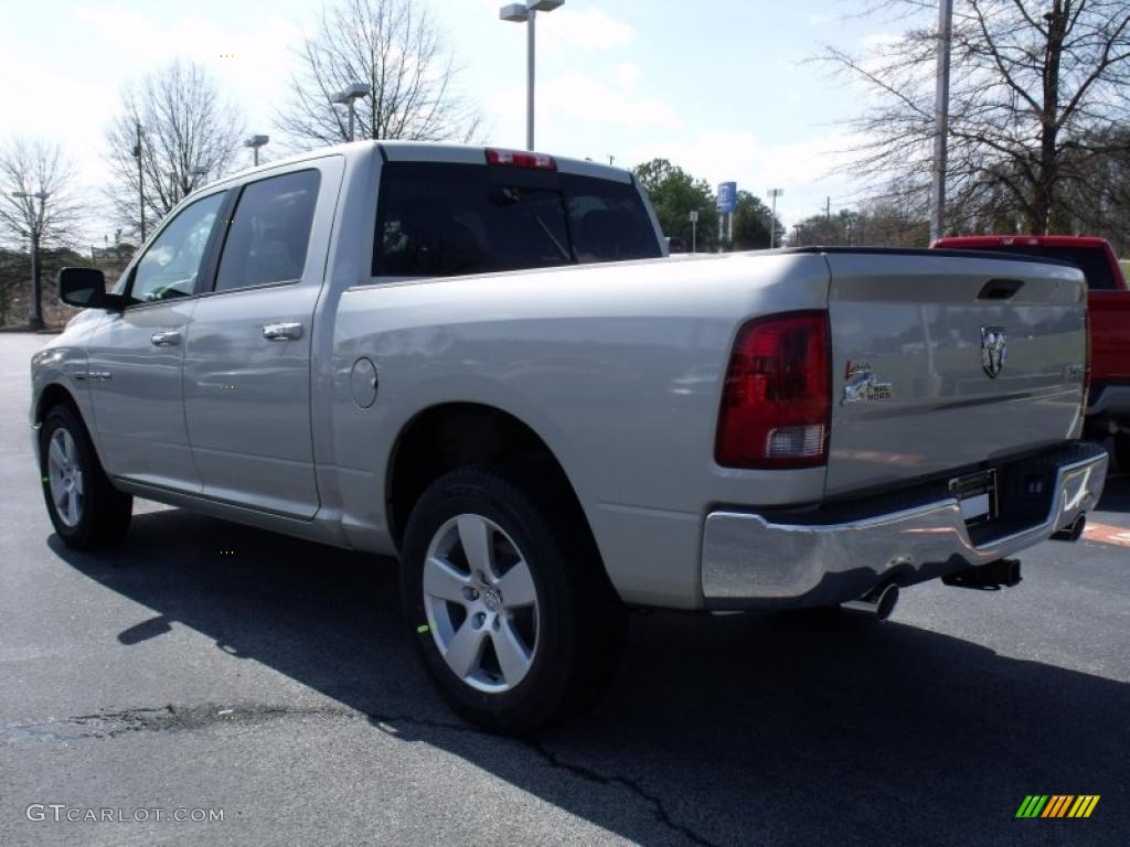 2010 Ram 1500 Big Horn Crew Cab 4x4 - Light Graystone Pearl / Dark Slate/Medium Graystone photo #2