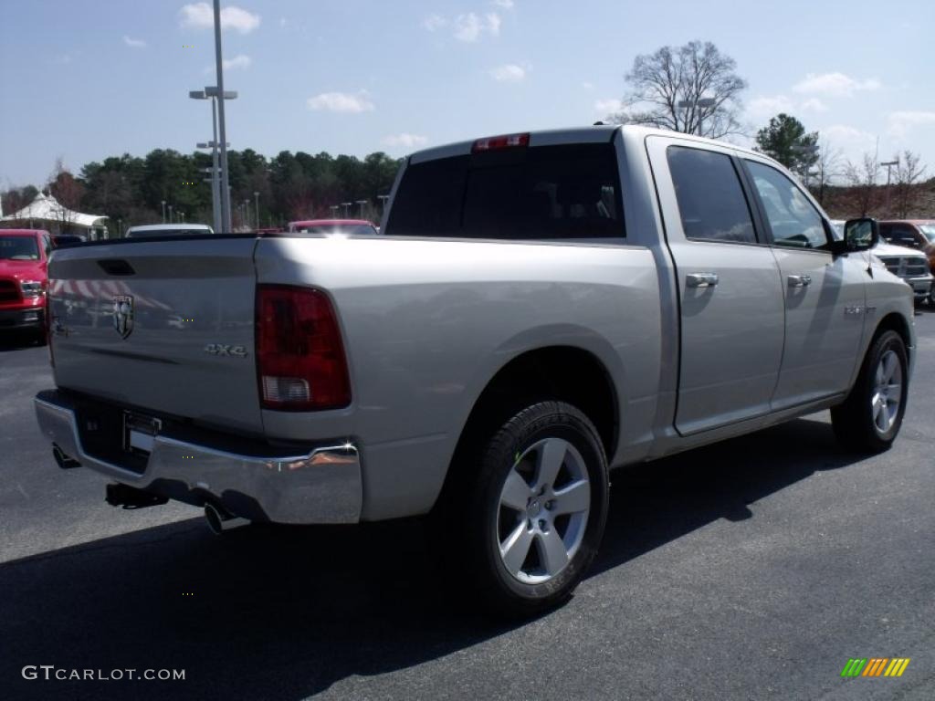 2010 Ram 1500 Big Horn Crew Cab 4x4 - Light Graystone Pearl / Dark Slate/Medium Graystone photo #3