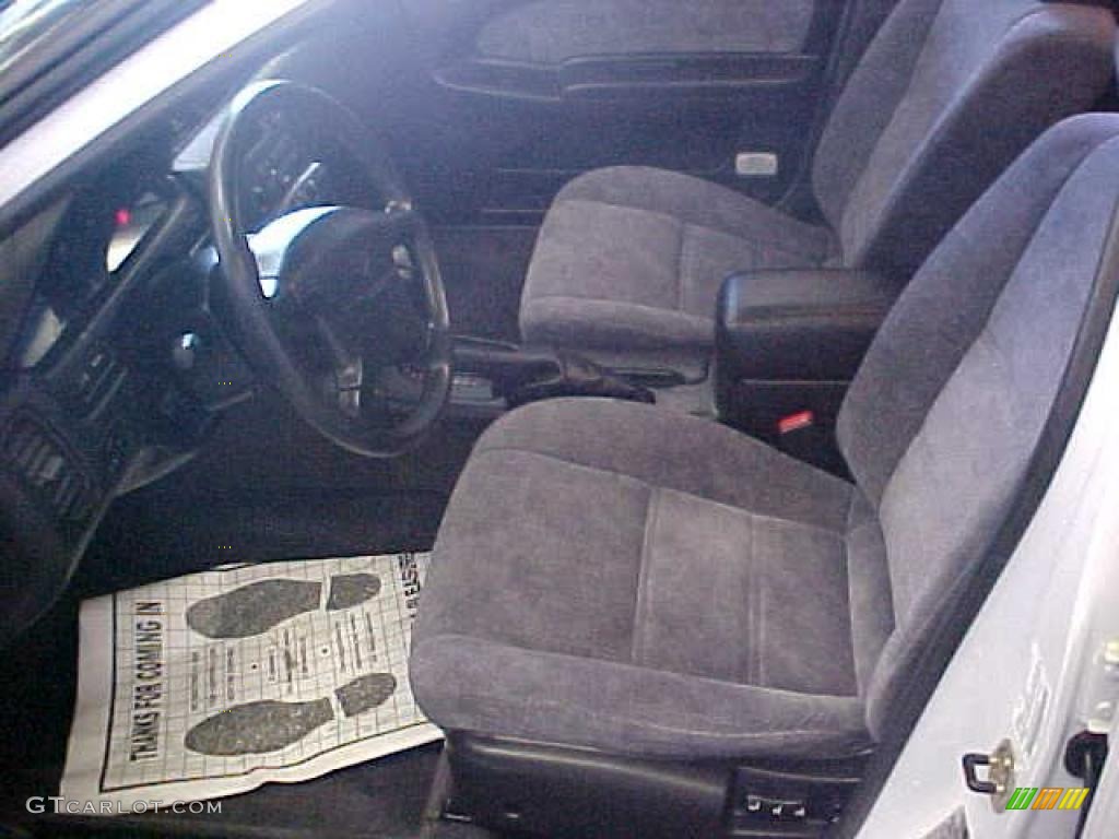 1998 Maxima  - Arctic White Pearl Metallic / Black photo #16